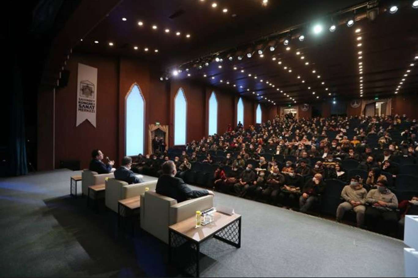 Gaziantep'te "Post-modern Darbe Girişimi ve Yeni Türkiye" paneli düzenlendi Gaziantep'te "Post-modern Darbe Girişimi ve Yeni Türkiye" paneli düzenlendi